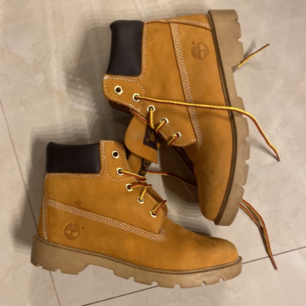 Timberland leather boots boys size 3.5